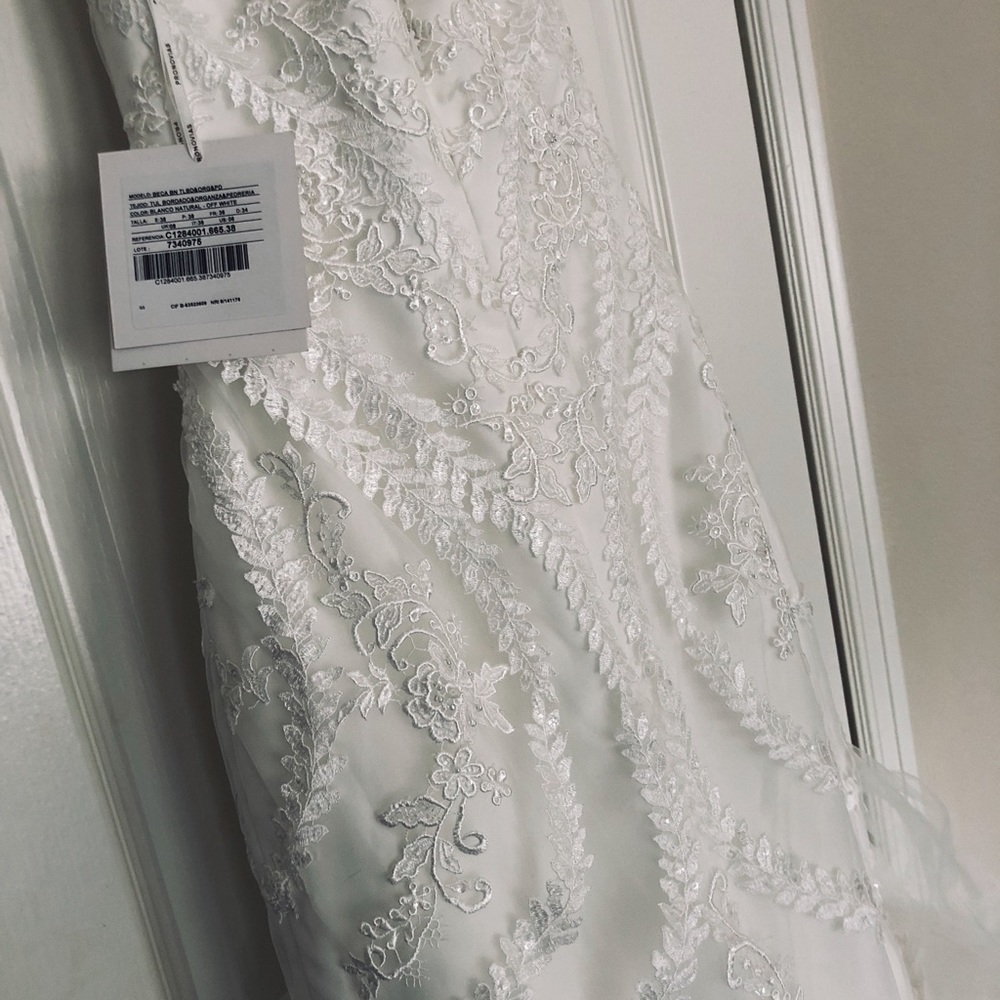 NWT NEVER TRIED ON Pronovias wedding dress Beca - Picture 6 of 8